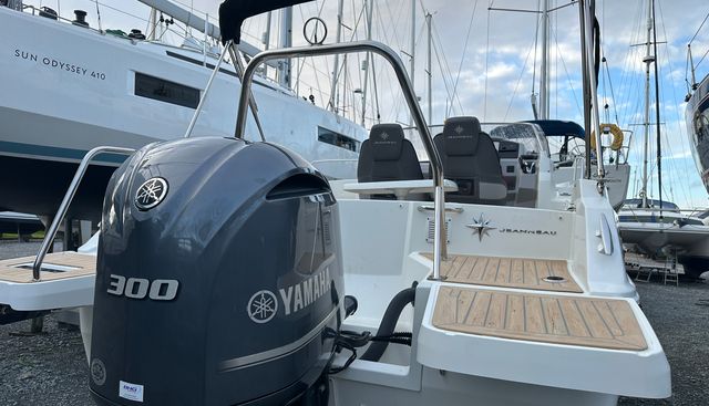 Meant 2 B yacht for sale 7