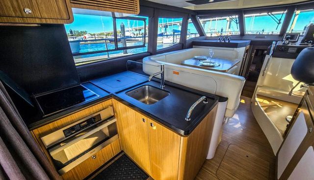 Rumble Bee yacht for sale 8