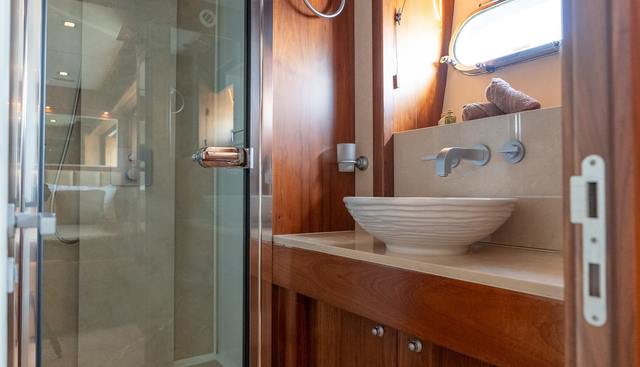 ROUND MIDNIGHT yacht for sale 45