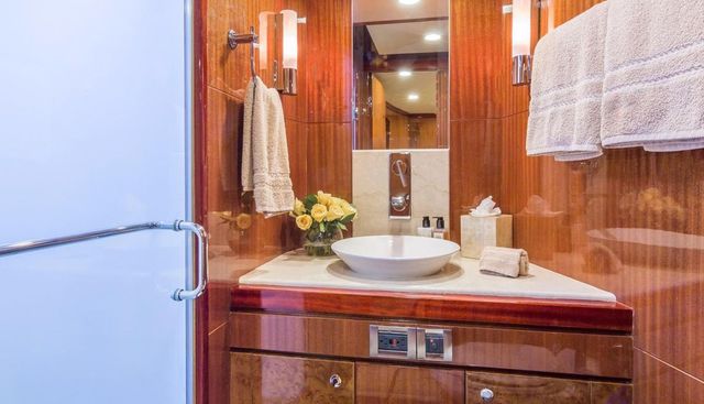 ROBIN'S NEST yacht for sale 17