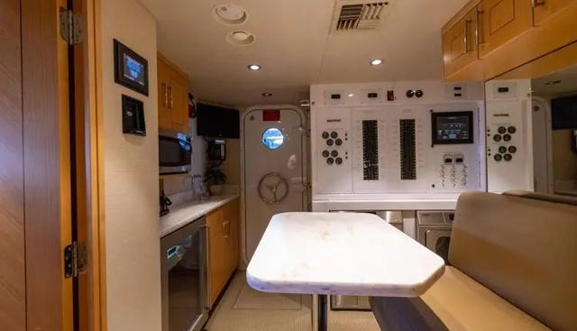 Seahawk yacht for sale 255