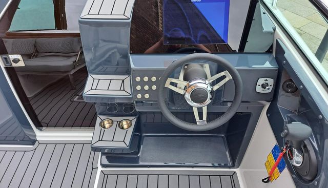 F700 yacht for sale 15