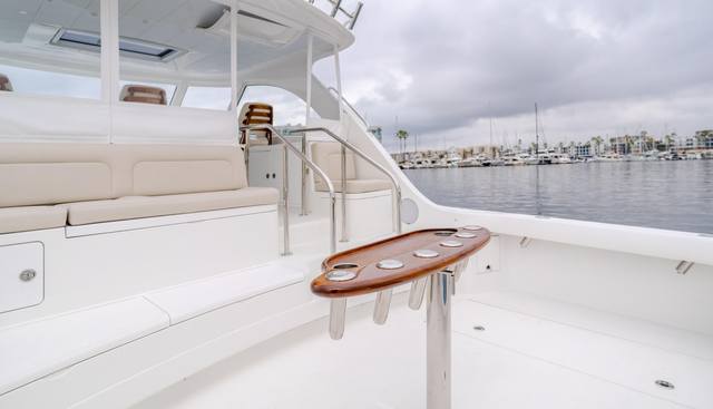 Commodore Two yacht for sale 43