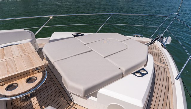 3042568 yacht for sale 19