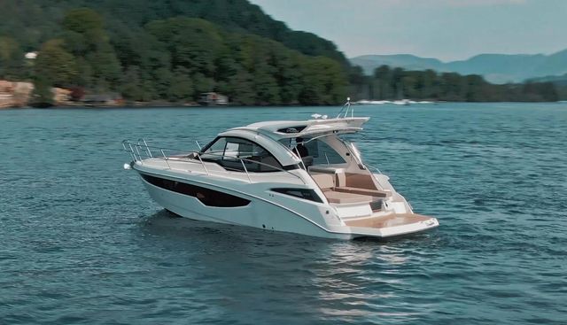 335HTS-044 yacht for sale 9