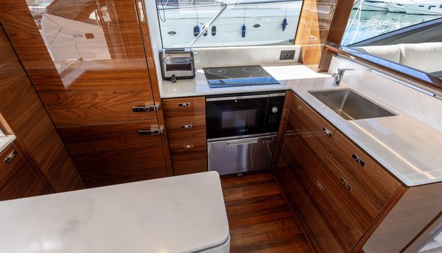YTF001 - S62120 yacht for sale 20