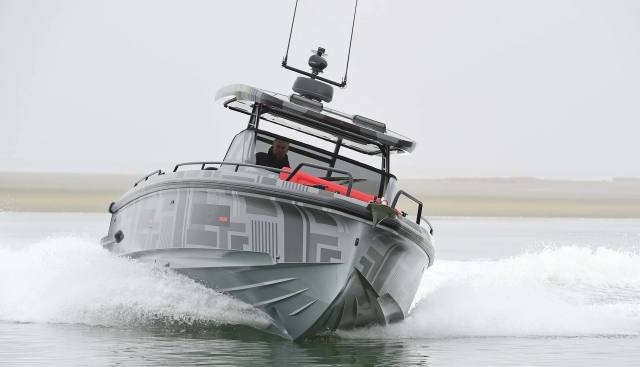 Brabus Shadow 900 Sun Top yacht for sale 15