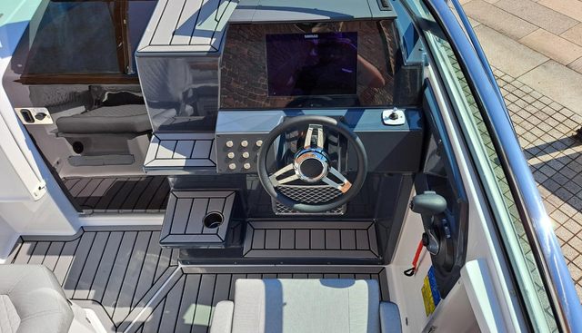 F650 yacht for sale 33