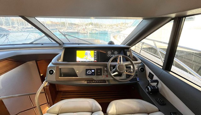 F55 yacht for sale 20