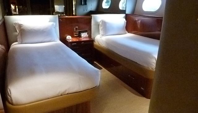 REMY ROO yacht for sale 40