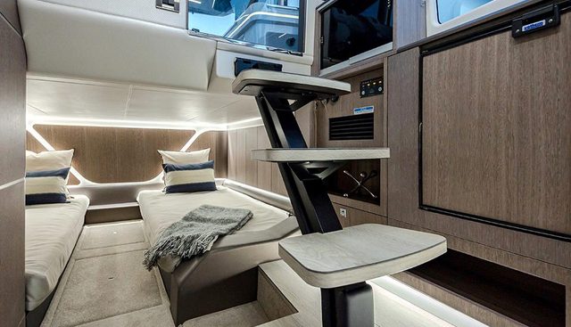 Galeon 375 GTO yacht for sale 9