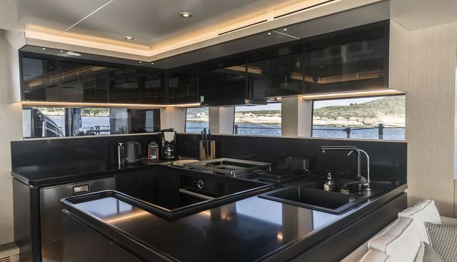 VANGUARD yacht for sale 12