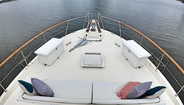 Hooch yacht for sale 8