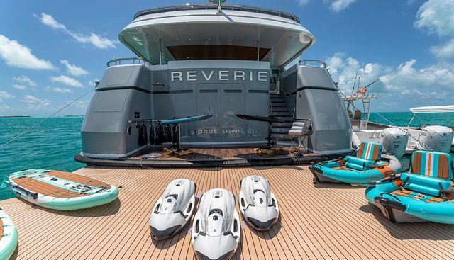 REVERIE yacht for sale 33