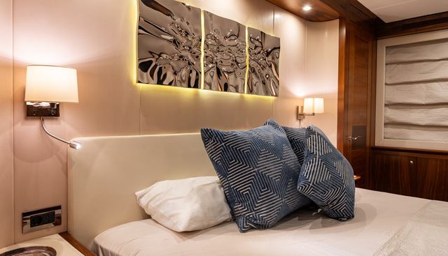 Firefly yacht for sale 27