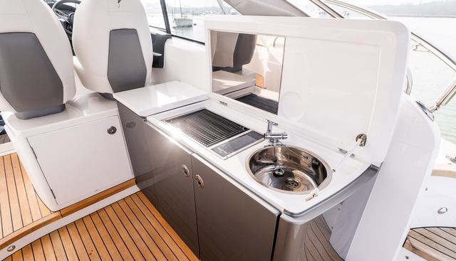 NO WORRIES OF HAMBLE yacht for sale 15