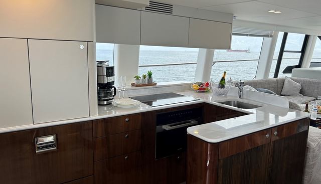 FAIRLINE SQUADRON yacht for sale 8