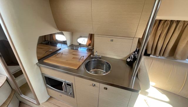 Gin Trap yacht for sale 14