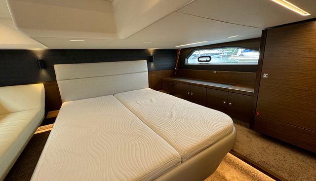 Roxy 2 yacht for sale 20