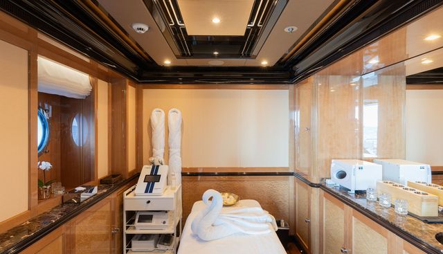 I DYNASTY yacht for sale 45