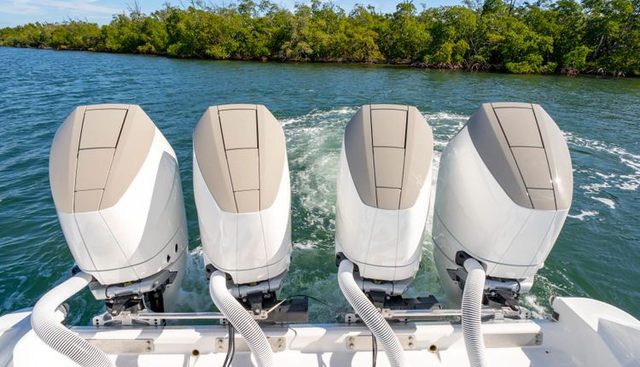 42 Lujo yacht for sale 9