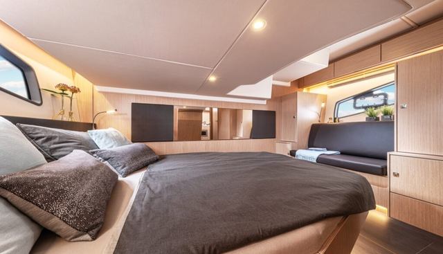 SR41 yacht for sale 17