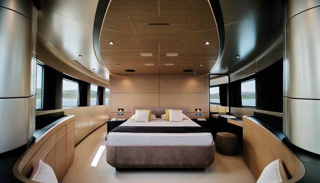 LIFE MOMENT yacht for sale 14