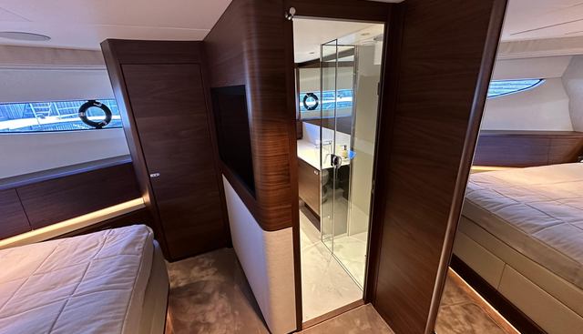 Y80018 yacht for sale 35