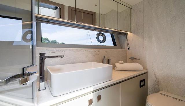 PREDATOR 55 yacht for sale 34