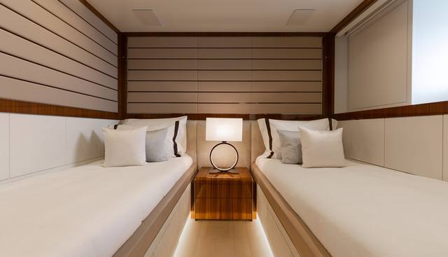 GOLDENEYE yacht for sale 30