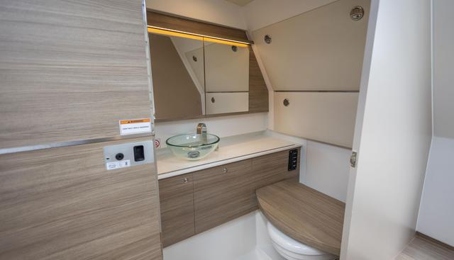 340GTWA-180 yacht for sale 25