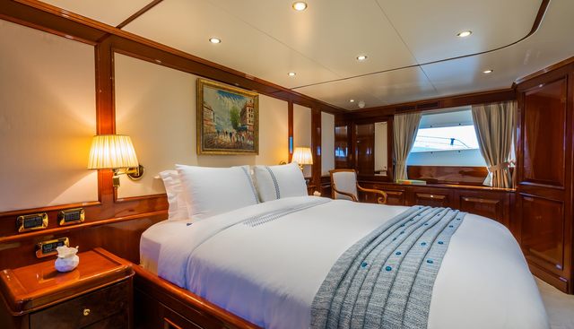 STELLA FIERA yacht for sale 23