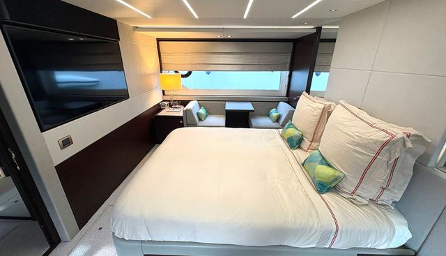 Y76 yacht for sale 33