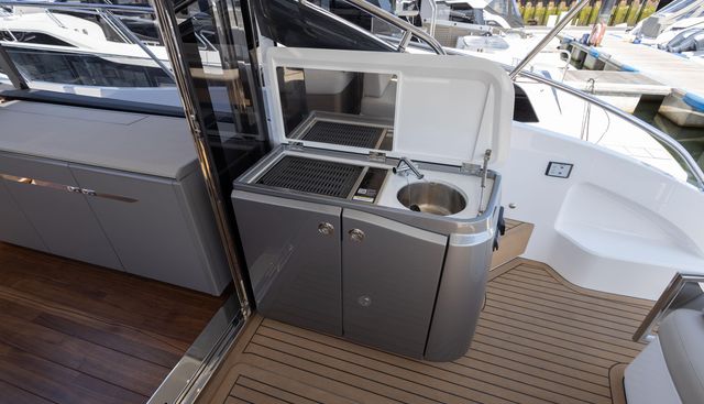 3 CABIN DECK VERSION yacht for sale 28