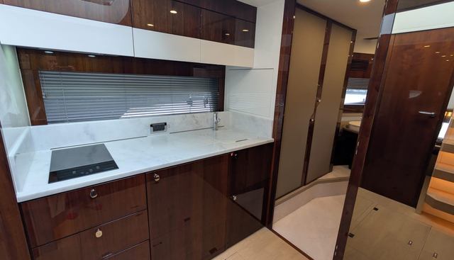 Tender Garage & Hi/Lo Swimplatform yacht for sale 73