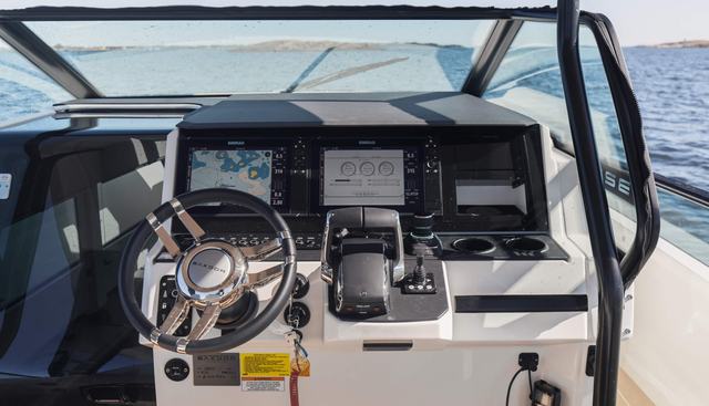 320GTO-798 yacht for sale 17