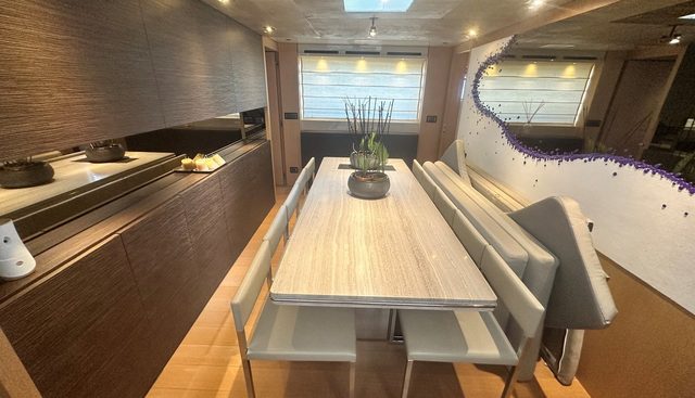 SL94 yacht for sale 12