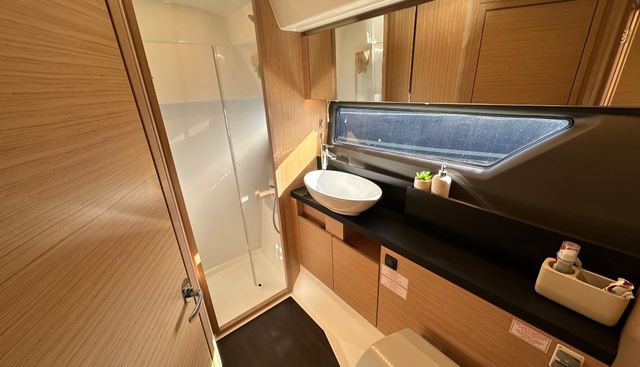 Hattie Grace yacht for sale 37