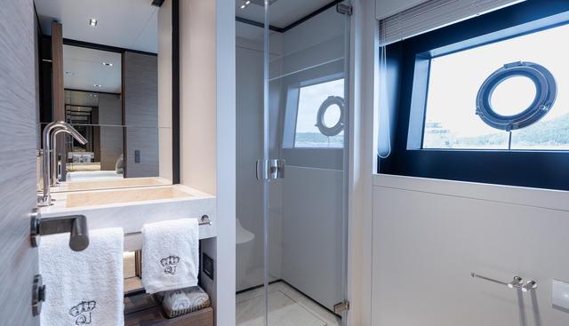 QUEEN J III yacht for sale 27