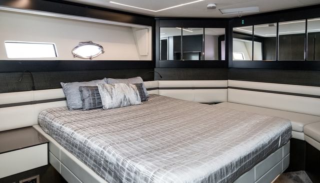 QUEEN B SPORT yacht for sale 18