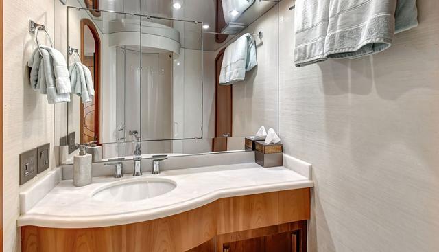 DANIELLE yacht for sale 35