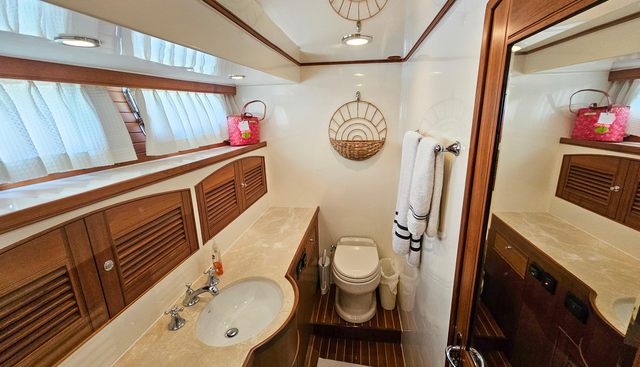 Living With E's yacht for sale 35