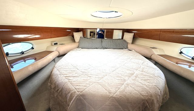 Footloose yacht for sale 14
