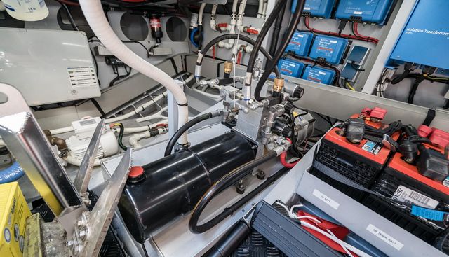 Robin's Nest yacht for sale 100