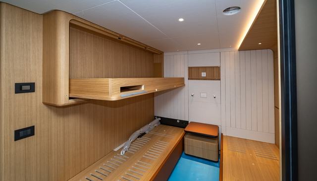 PRESENCE yacht for sale 32