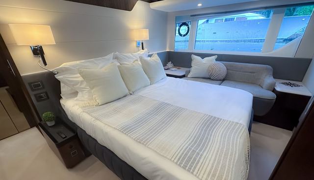 FAIRLINE PHANTOM yacht for sale 18