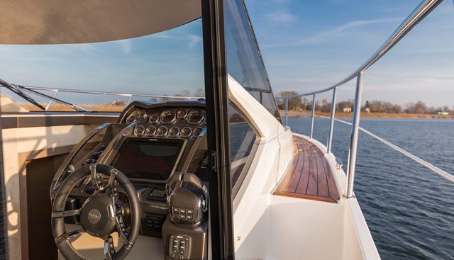360FLY-052 yacht for sale 18