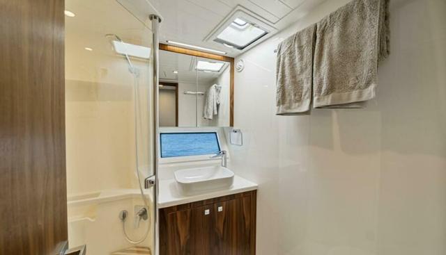 noname yacht for sale 33