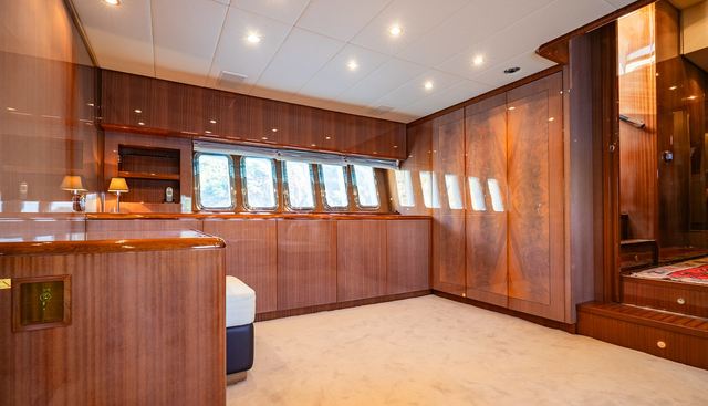 CLARITA yacht for sale 27
