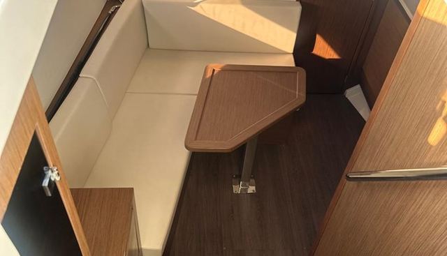 BENETEAU GRAN TURISMO 36 yacht for sale 10